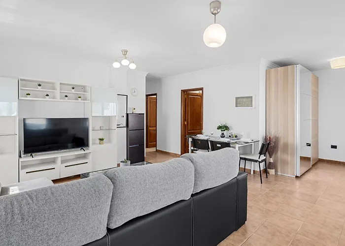 Home2book Stunning & Terrace דירה