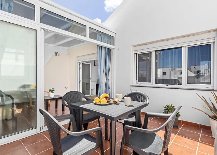 Home2book Stunning & Terrace דירה